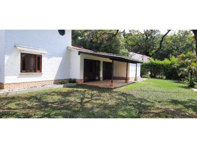 Casa para la venta en  jamundi via potrerito campestre espaciosa, 350 mt2, 3 habitaciones