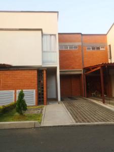 Casa En Venta En Jamundi V114988, 100 mt2, 3 habitaciones