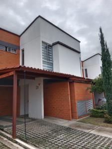 Casa En Venta En Jamundi V139923, 100 mt2, 3 habitaciones