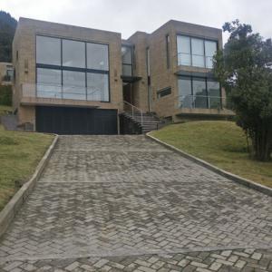 Venta De Casas En La Calera, 450 mt2, 4 habitaciones