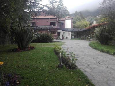 Venta De Casas En La Calera, 680 mt2, 5 habitaciones