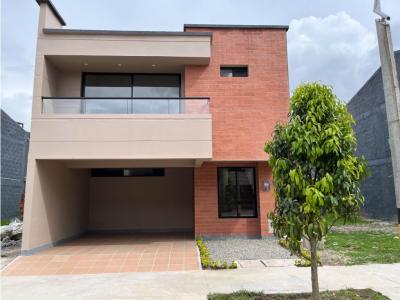 Venta de casa en La Ceja, Antioquia, 124 mt2, 3 habitaciones