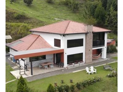 Casa campestre en venta la Estrella Antioquia, 320 mt2, 5 habitaciones