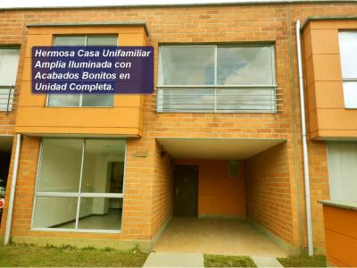 HERMOSA CASA UNIFAMILIAR EN SURAMÉRICA LA ESTRELLA., 140 mt2, 3 habitaciones