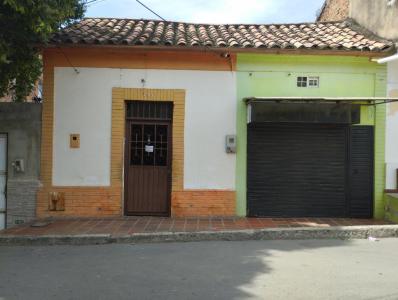 Casa Local En Venta En Cucuta V51651, 202 mt2, 3 habitaciones
