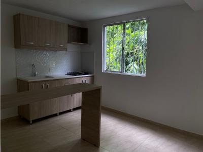 VENTA DE CASA EN LOS CEDROS,MANIZALES, 214 mt2, 3 habitaciones