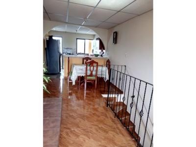 Venta de casa con renta en Aranjuez, 280 mt2, 3 habitaciones