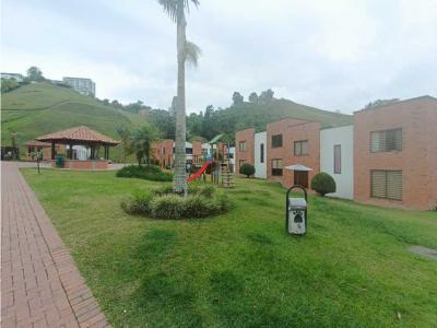 Casa 3 alcobas Conjunto Cerrado El Trébol Manizales, 97 mt2, 3 habitaciones