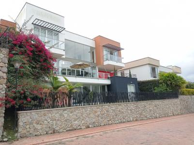 Casa En Venta En Manizales V95280, 317 mt2, 3 habitaciones