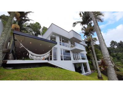 Venta Casa en Conjunto El Trébol, Manizales. Cod 5599151, 389 mt2, 3 habitaciones