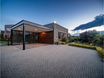 CASA SITUADA EN EL ALTO DE LAS PALMAS , 434 mt2, 3 habitaciones