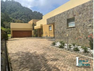 Casa En Venta Medellín Sector Las Palmas, 540 mt2, 3 habitaciones