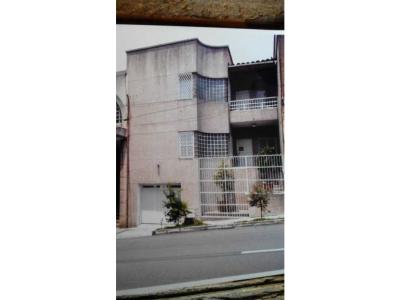 Vendo casa colonial en Medellín barrio prado centro, 397 mt2, 5 habitaciones
