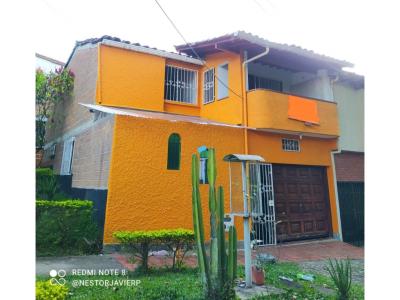 SE VENDE CASA  UNIFAMILIAR EN MEDELLÍN SECTOR SANTA MÓNICA, 186 mt2, 3 habitaciones