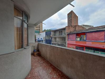 Casa En Venta En Medellin En Candelaria V61898, 369 mt2, 12 habitaciones