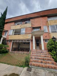 Casa En Venta En Medellin En Altos Del Poblado V65193, 290 mt2, 4 habitaciones