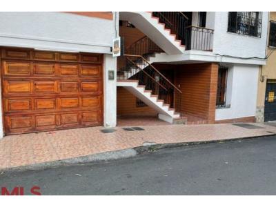Casa en venta en El Danubio, Medellín, 200 mt2, 8 habitaciones