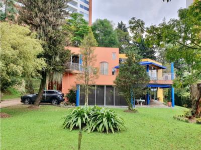 Casa en venta en El Poblado, 560 mt2, 4 habitaciones