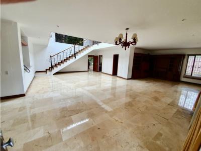 Venta de Casa en El Poblado  Sector Cola del Zorro, 440 mt2, 3 habitaciones