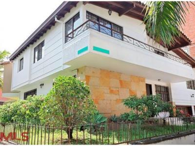 Casa en venta Medellin Laureles Nogal 421m2, 421 mt2, 6 habitaciones