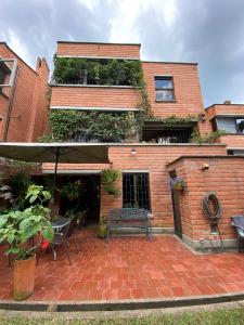 Casa En Venta En Medellin En El Tesoro V109160, 212 mt2, 3 habitaciones