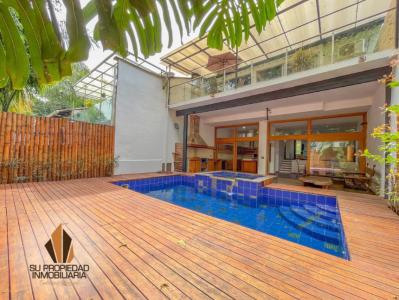 Casa En Venta En Medellin En El Tesoro V155108, 390 mt2, 4 habitaciones