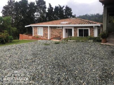 Casa En Venta En Medellin V157862, 1000 mt2, 4 habitaciones