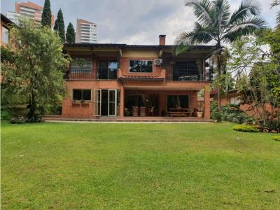 Casa en Venta El Tesoro Medellin , 350 mt2, 3 habitaciones