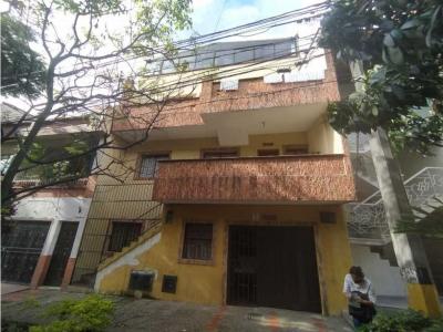 Vendo o alquilo casa en Medellín barrio la america, 280 mt2, 6 habitaciones