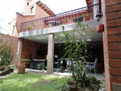Vendo amplia casa para remodelar en el Poblado los Balsos, 257 mt2, 4 habitaciones