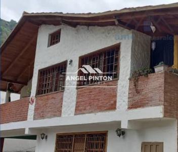 CASA VENTA LUMONTY MERIDA API 4967, 129 mt2, 3 habitaciones