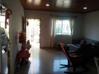 VENTA DE CASA EN EL BARRIO EL TRIUNFO CERCA A LA U. P. B, MONTERIA, 3 habitaciones