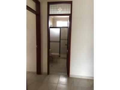 vende casa en la castellana 254m2 , 247 mt2, 3 habitaciones