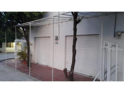 SC INMOBILIARIA VENDE CASA ESQUINA + 2 LOCALES EN  AMPARO - MONTERÍA, 3 habitaciones