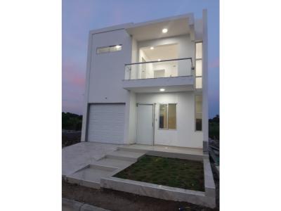 SILVA CUESTA INMOBILIARIA VENDE CASAS EN URB. GUADALUPE, MONTERIA, 136 mt2, 3 habitaciones