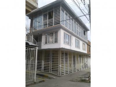 Vendo casa en palmira barrio la esperanza tres pisos independientes, 162 mt2, 8 habitaciones