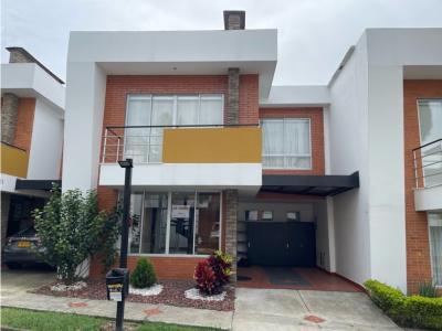 VENDO CASA EN LA VILLA PEREIRA, 171 mt2, 3 habitaciones