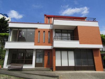 Casa En Venta En Pereira V41726, 320 mt2, 5 habitaciones