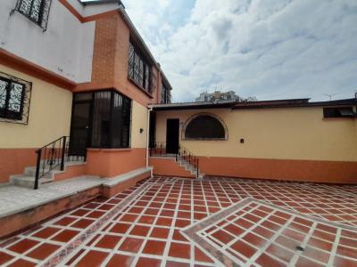 Casa En Venta En Pereira V95257, 360 mt2, 4 habitaciones