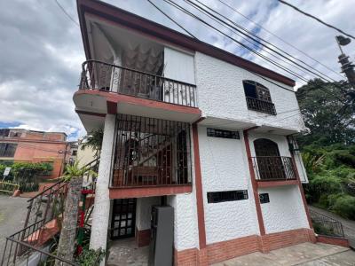 Casa En Venta En Pereira En Las Gaviotas V156926, 150 mt2, 9 habitaciones