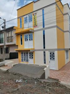 Se vende Casa de 3 pisos barrio la Paz