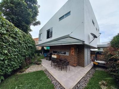 venta de acogedora casa en el Retiro, 210 mt2, 3 habitaciones