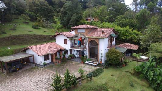 Casa para venta y alquiler en parcelacion de Rionegro  3584, 550 mt2, 4 habitaciones