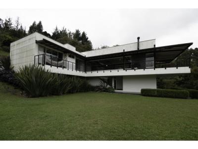 Casa independiente en sector Tablacito Rionegro, 560 mt2, 5 habitaciones