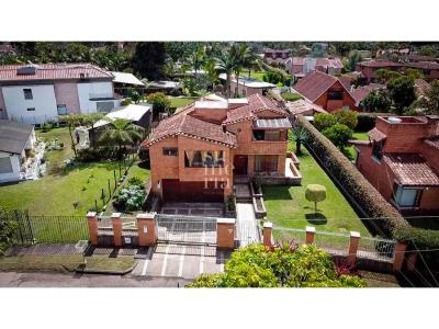 Casa en urbanización en Rionegro, 480 mt2, 5 habitaciones