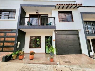 Venta de casa en Rionegro, Antioquia, 210 mt2, 3 habitaciones