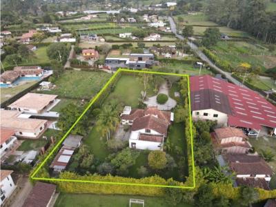Casa de Campo en Pontezuela Rionegro Llanogrande 1380 millones, 250 mt2, 5 habitaciones
