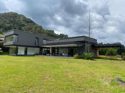 Casa Altavilla, Rionegro, 450 mt2, 4 habitaciones
