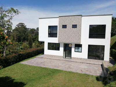 Casa para Alquiler en parcelacion de Rionegro  3607, 350 mt2, 4 habitaciones