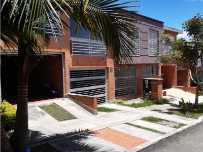 Venta Casa, Urbanizaciòn Abierta Rionegro, 122 mt2, 3 habitaciones